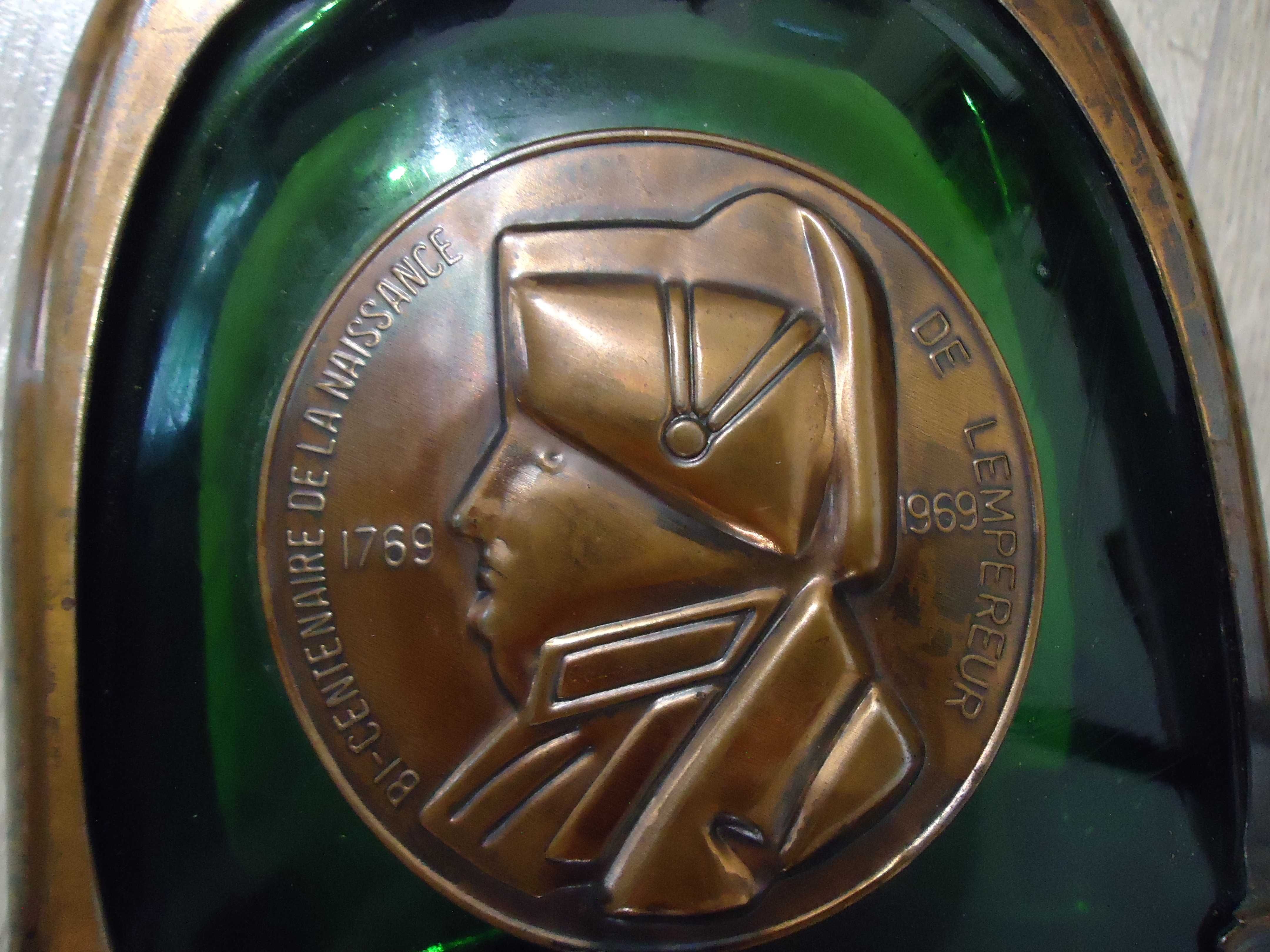 butelka ozdobna medal Napoleona pieknie wykonana