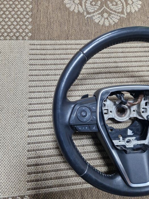 Руль на Toyota Camry 70