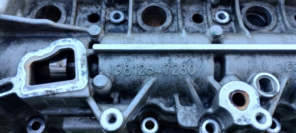 Pokrywa zaworów 1.5 BlueHdi EcoBlue wałki łańcuch 123 tys k