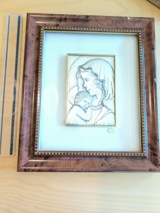 Quadro com figura de Mãe Maria e Jesus em prata de lei