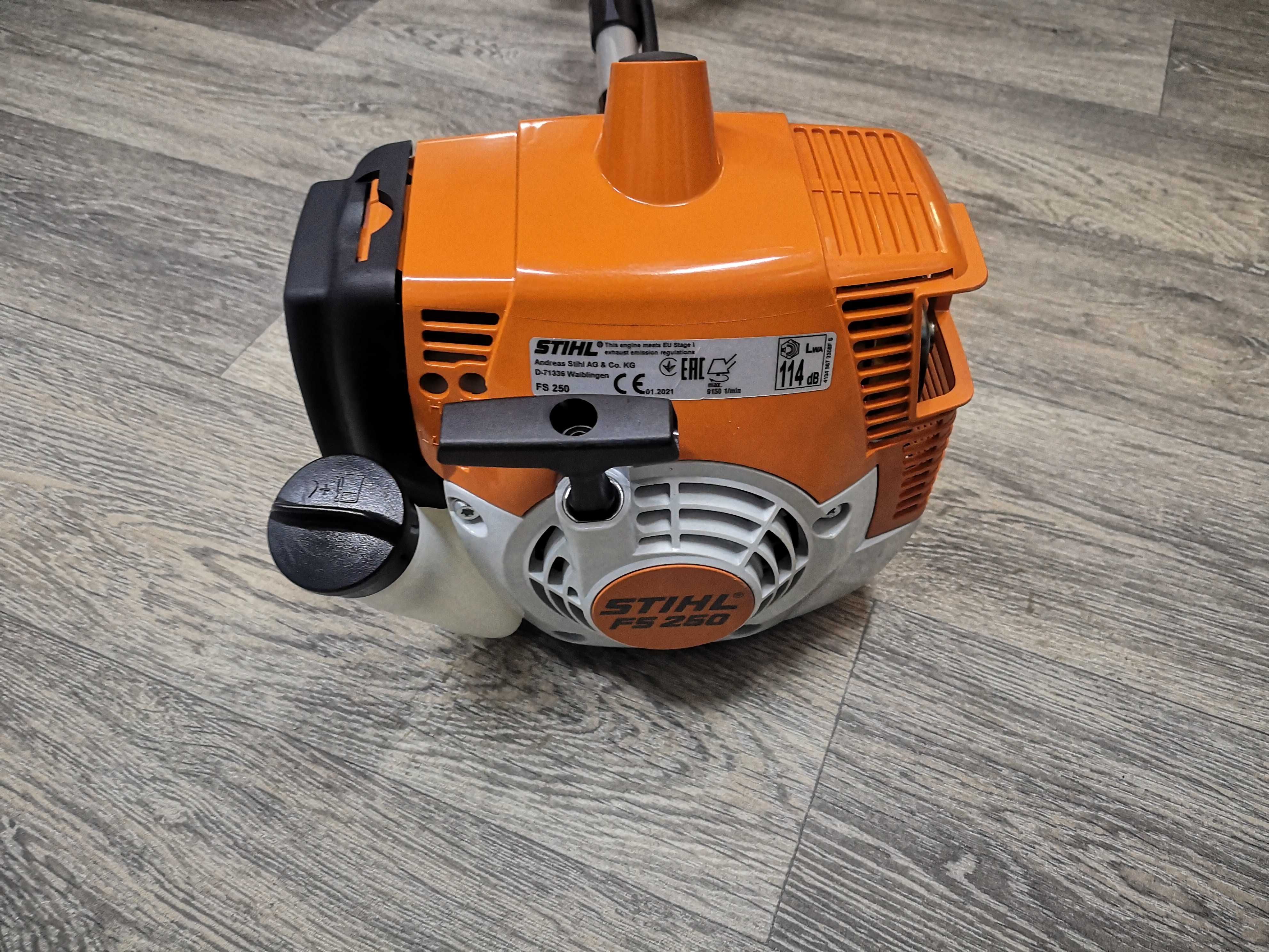 Kosa spalinowa podkaszarka STIHL FS250 2,2 KM