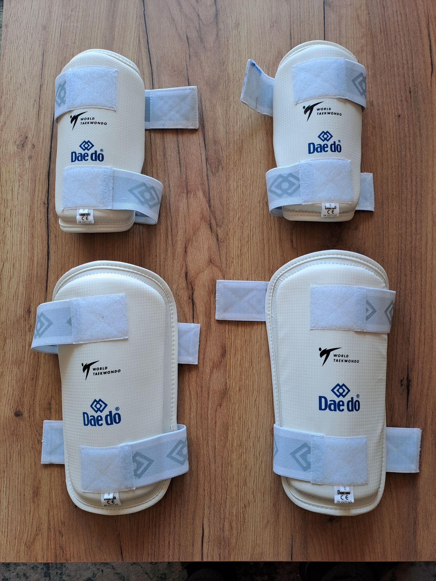 Ochraniacze taekwondo olimpijskie marki Dae do,  rozmiar S,