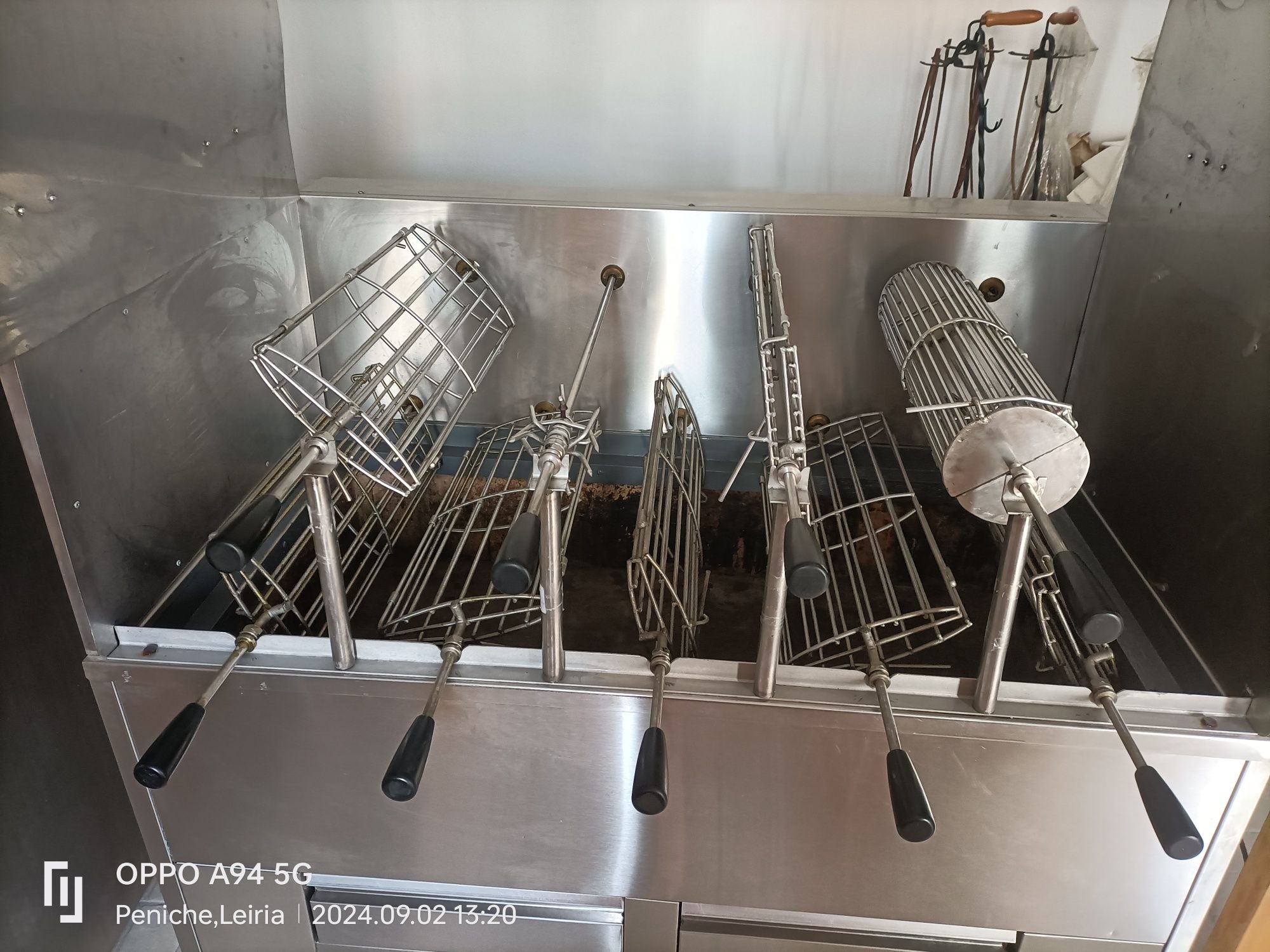 Vendo Churrasco de Frangos e Entrecosto Rotativo Grelhas para Batatas
