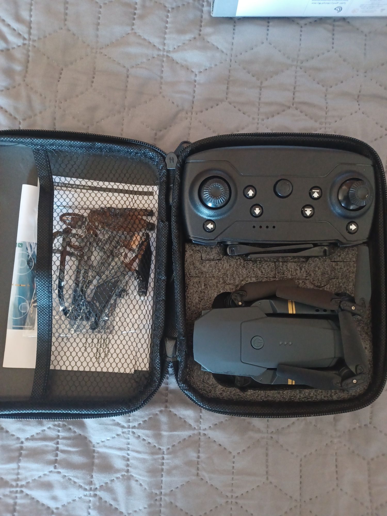Drone dobrável 4K novo com mala — nunca usado