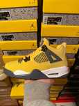 buty_Jordan_4_retro "tour yellow"_Obuwie sportowe Rozmiar.39
