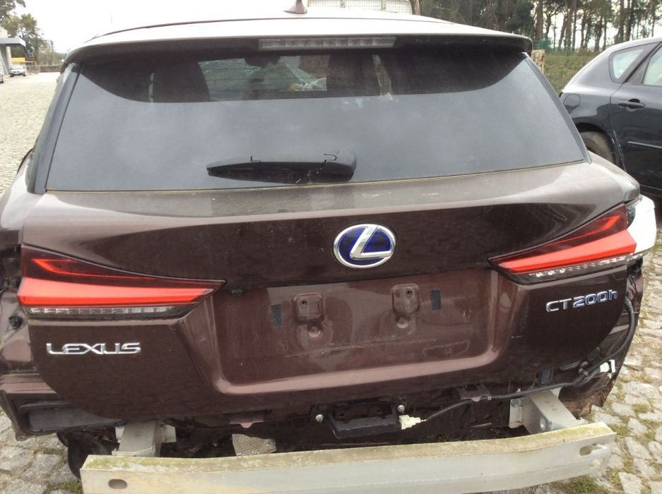 Tampa da mala Lexus CT200h