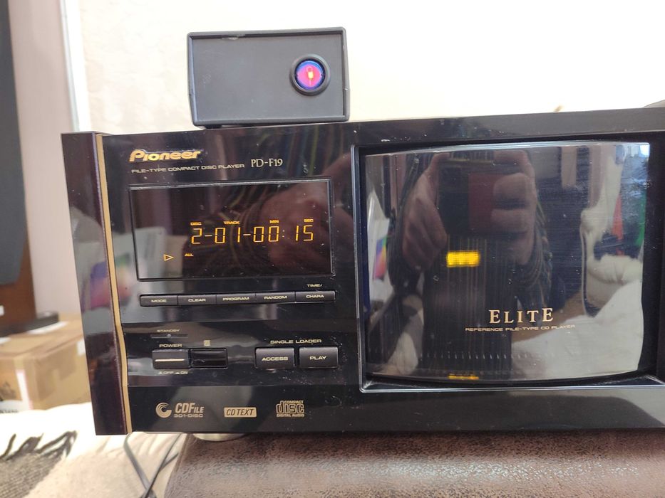 CD-чейнджер Pioneer Elite PD-F19 на 300 дисків