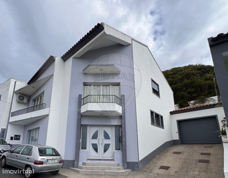 Moradia T4 para venda