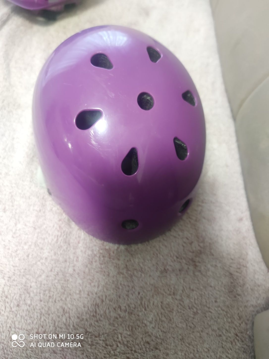 Sprzedam fioletowy kask