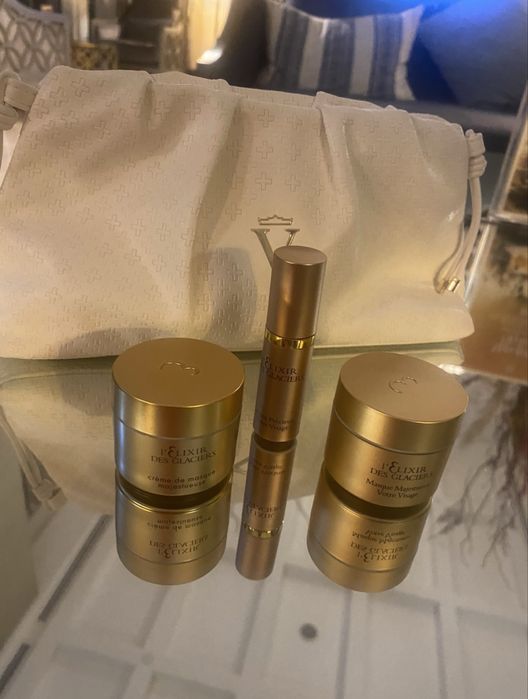 Брендові косметички, сумки , рушники, Revitalash віі