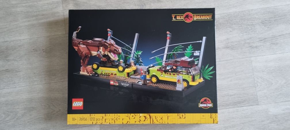 LEGO® 76956 Jurassic World - Tyranozaur na wolności
Sprzedam nowy zest