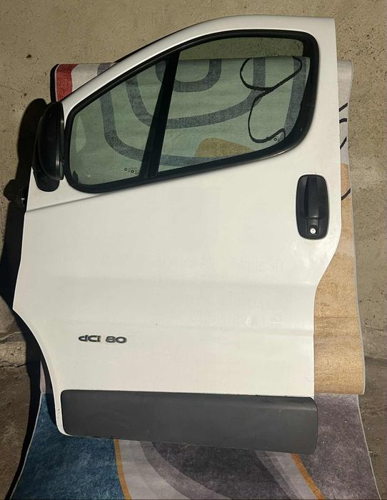 Drzwi Renault Trafic 2004r