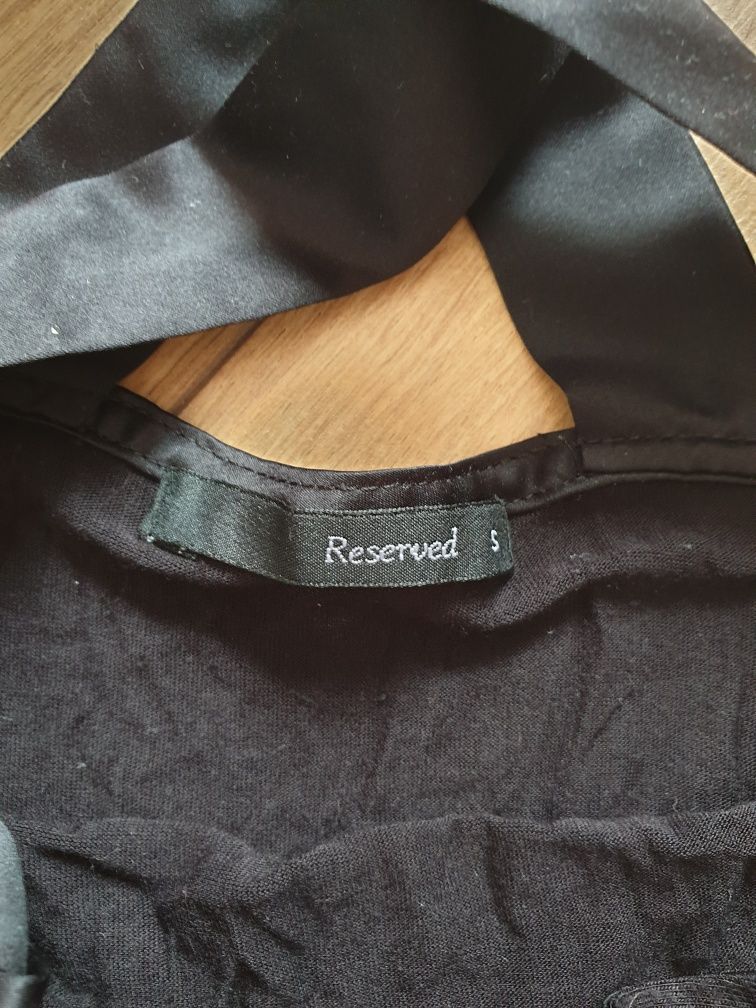 Cienka czarna bluzka na ramiaczka Reserved XS 34