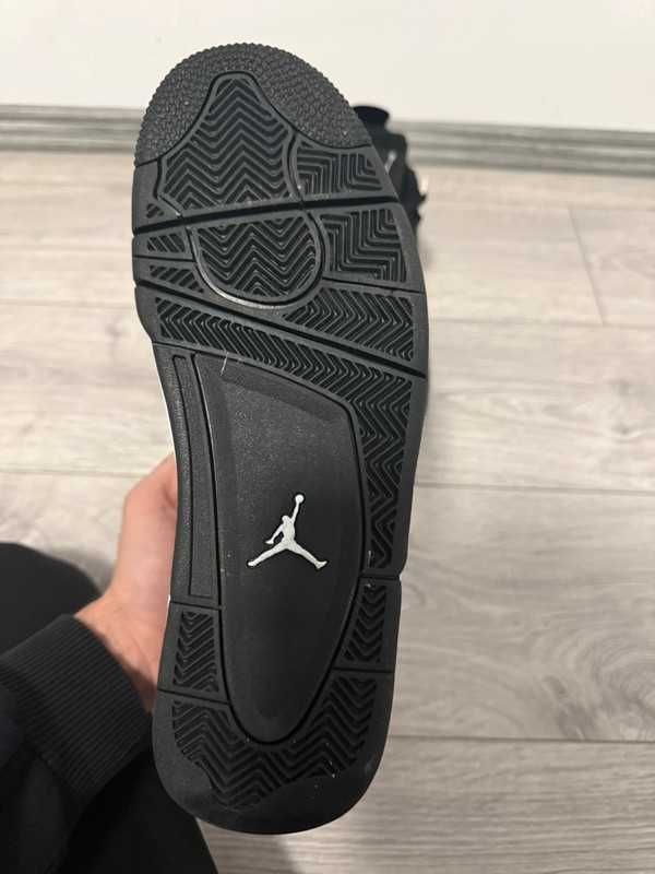 Jordan 4 Retro White Thunder Rozmiar 41