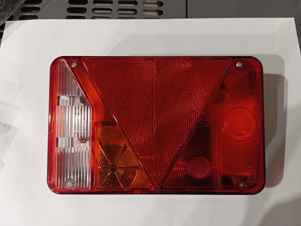 Lampy do przyczepy przyczepki prawa i lewa LZT 470 LZT471