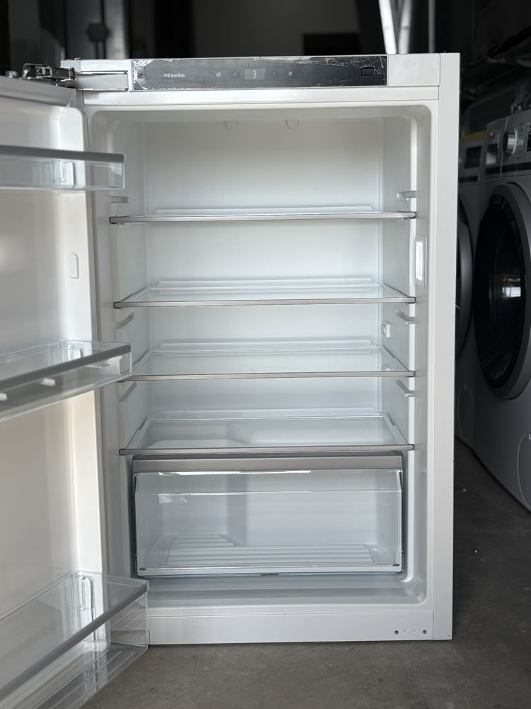 Вбудований холодильник Miele K 7103 D SELECTION | Під стільницю
