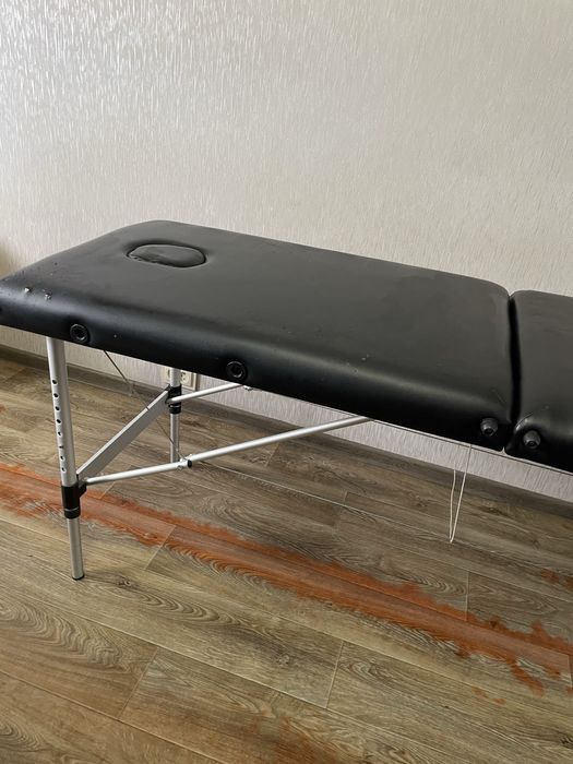 Масажний стіл кушетка