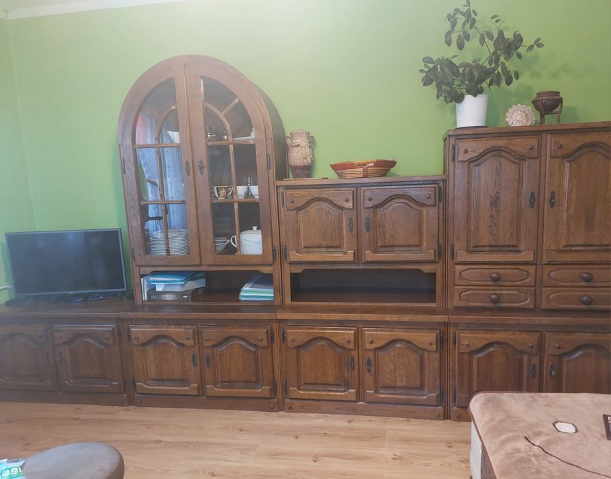 Dębowa meblościanka