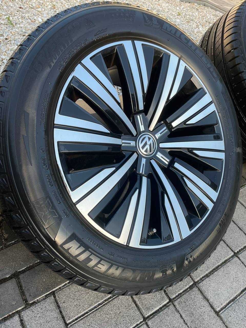Диски на Туарег R19.  2020 рік.