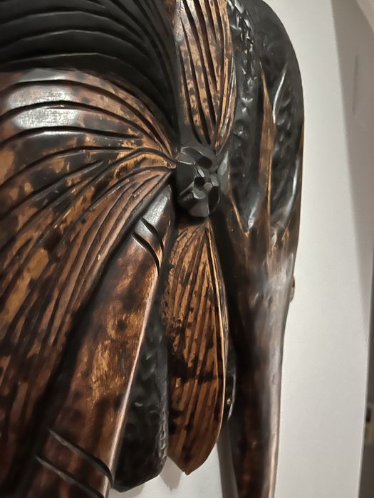 Quadro esculpido em arvore ( madeira maciça)