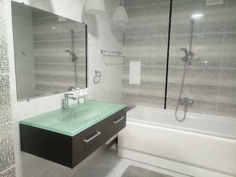 Аренда сучасноїї 2-х кімнатної квартири. Центр.