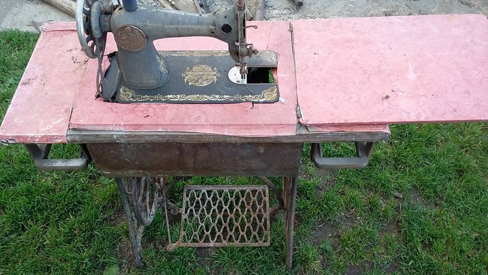 Antiga máquina de costura Singer