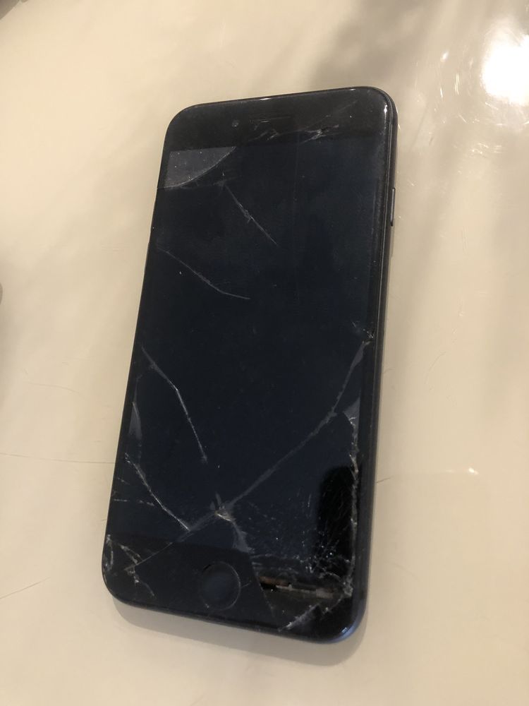 Iphone 8 256gb uszkodzony
