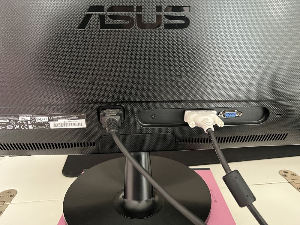 23.6" LED | ASUS VS247 | 1920 x 1080 | 5 мс | 16:9 | VGA, DVI