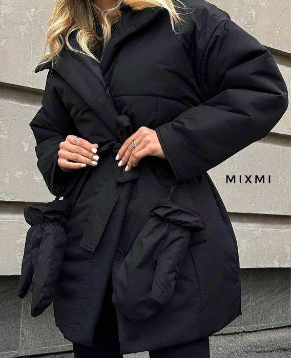 Тепла жіноча зимова куртка з рукавицями поясом і стильним кроєм