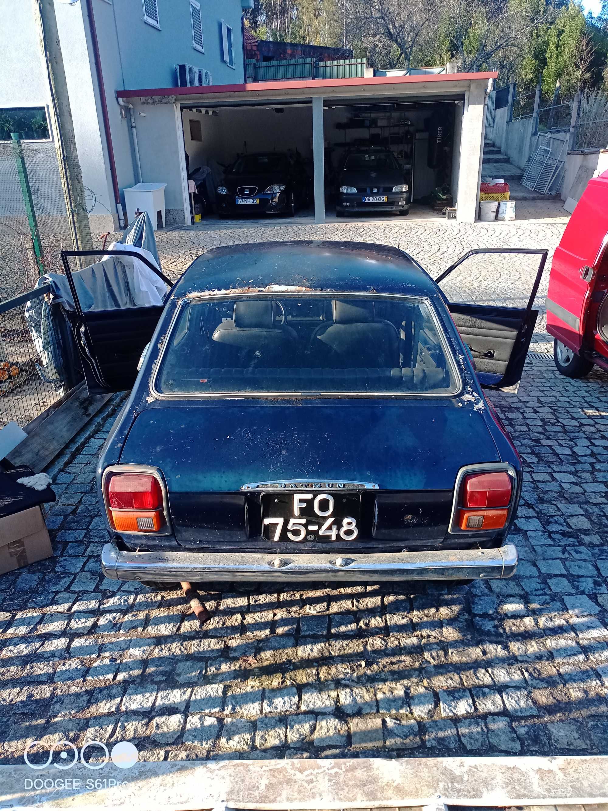 Datsun 100 A em excelente estado para projeto de restauro.