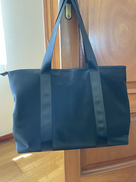 Mala grande preta Misako