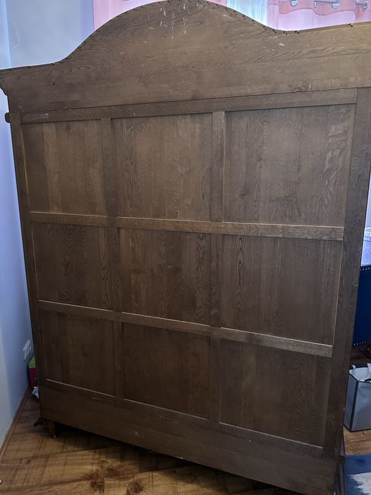 Duża, dębowa szafa na sprzedaż