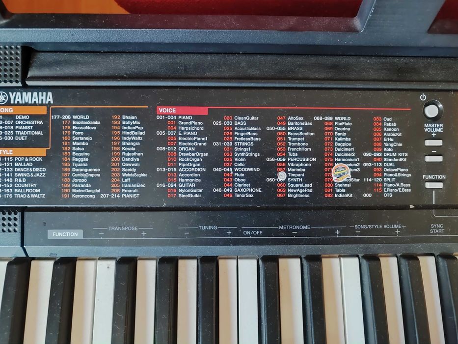 Piano Yamaha psr-f51