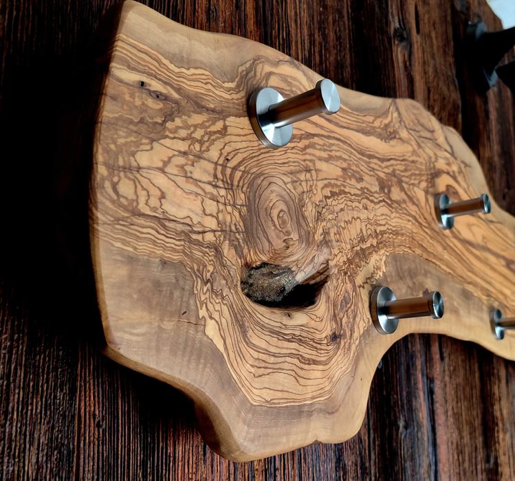 Wieszak na ubrania ,drewno oliwne