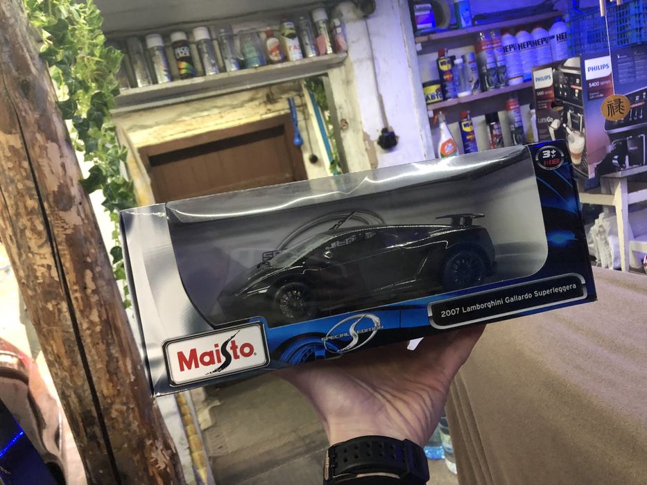 Продам Lamborghini Gallardo Maisto 1:18.