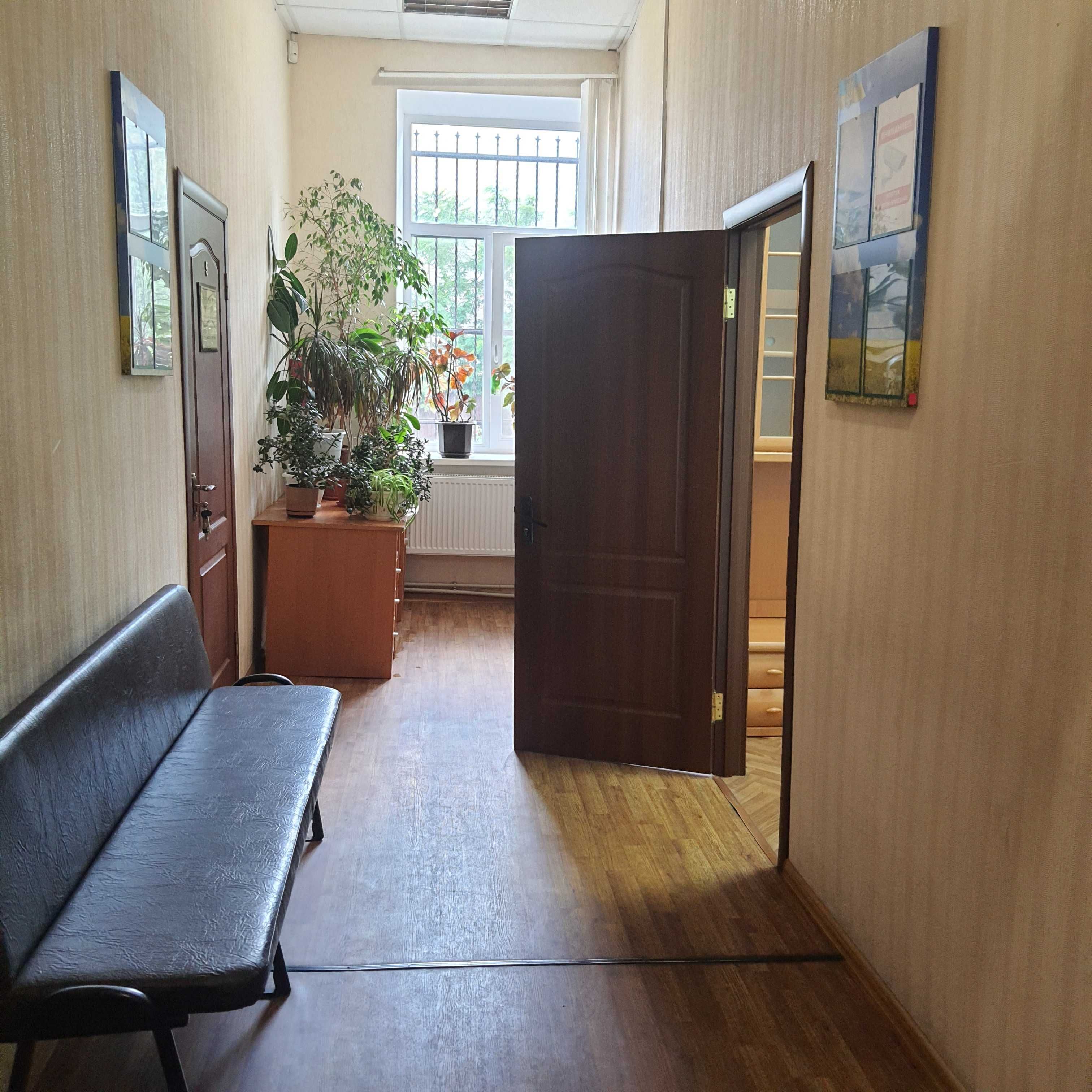 Оренда кабінета 10.2 м. кв., центр м. Самар