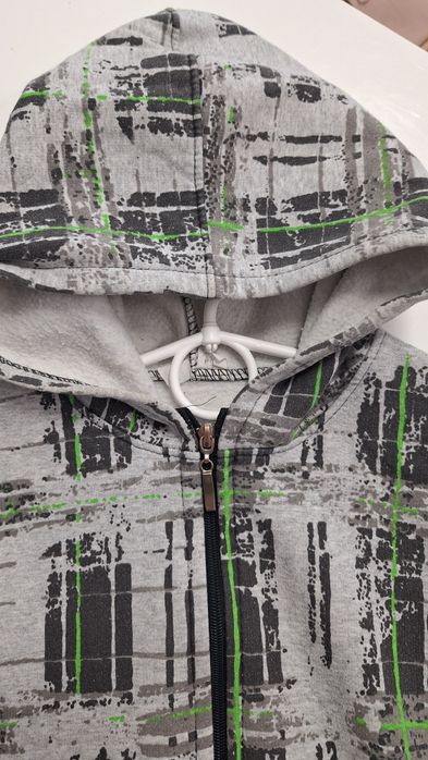 Bluza dla chlopca 158 8zł