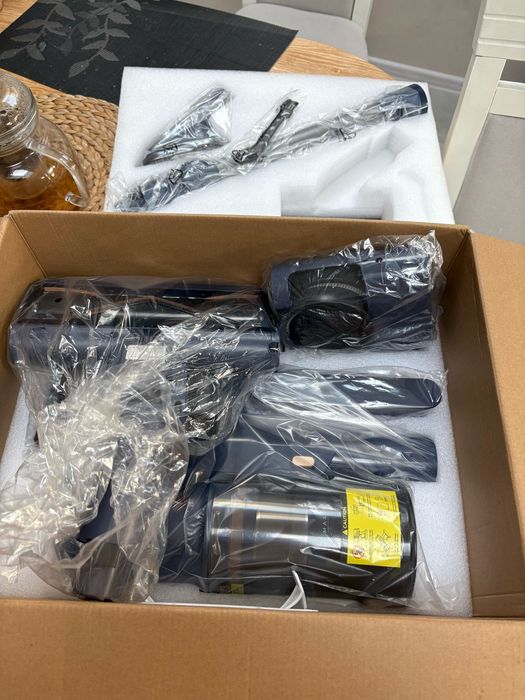 Odkurzacz pionowy, nowy, zapakowany