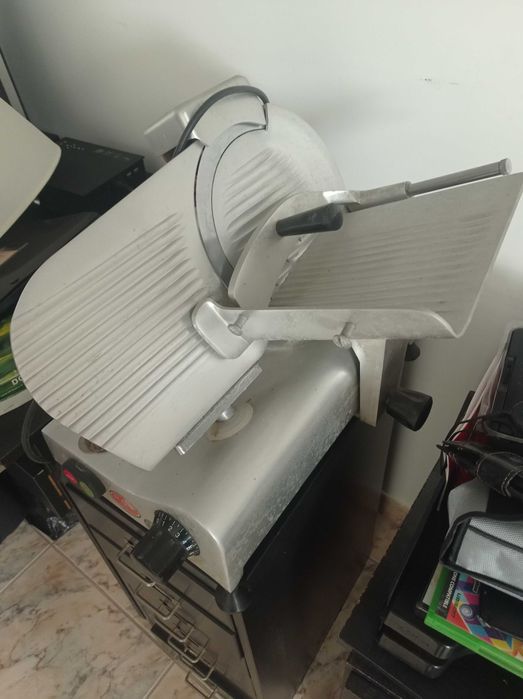 Fiambreira em ótimo estado