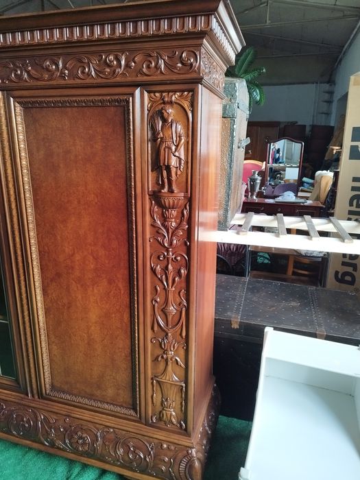 biblioteka gabinetowa secesyjna witryna Antyk pięknie zdobiona