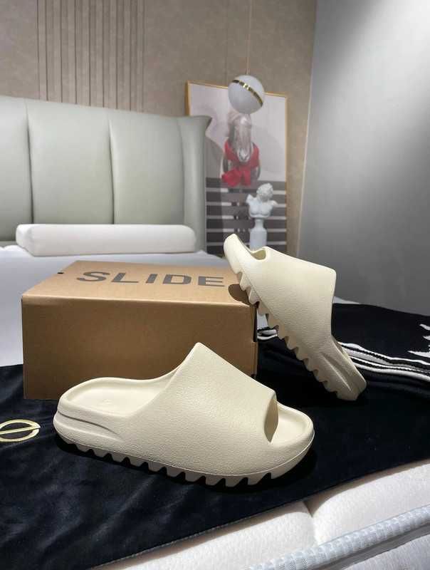 Moda NO.1*NoweAdidasYeezySlideWhite 44