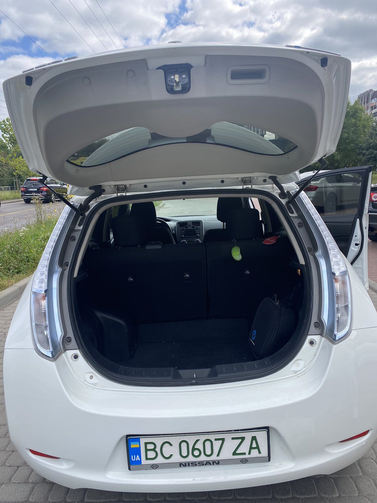 Продам  Nissan Leaf 2013 р