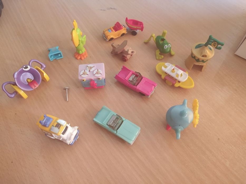 Игрушки из киндер сюрпризов