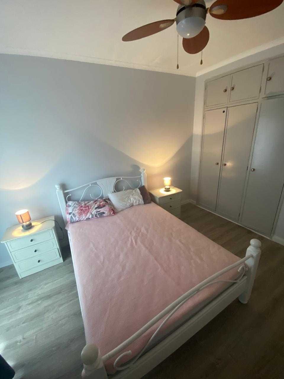 Quarto para / centro de Portimão