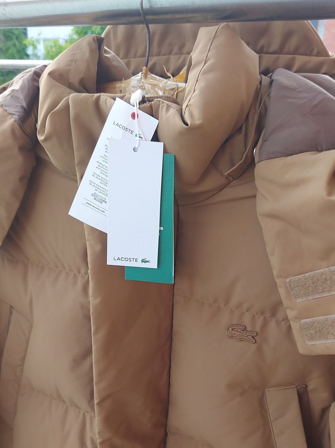 Kurtka zimowa marki Lacoste, parka. Puch naturalny.
