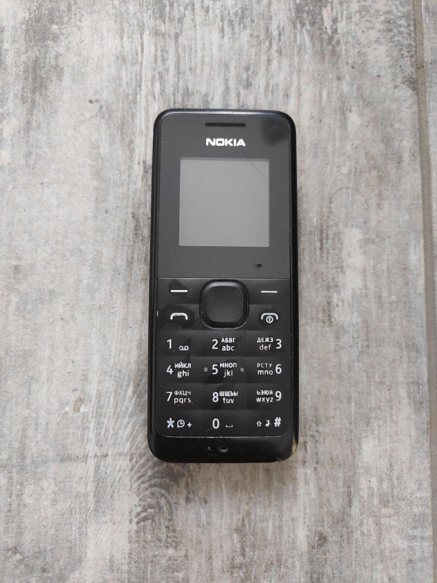 Мобильный телефон Nokia 105