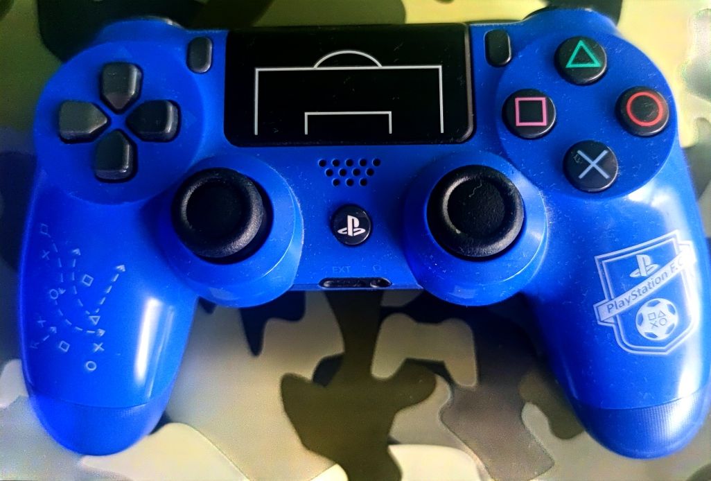 Pad kontroler Sony PS4 DualShock 4 v2 Blue FC Limited Edition.