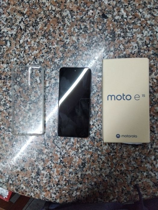 Motorola E15 como novo