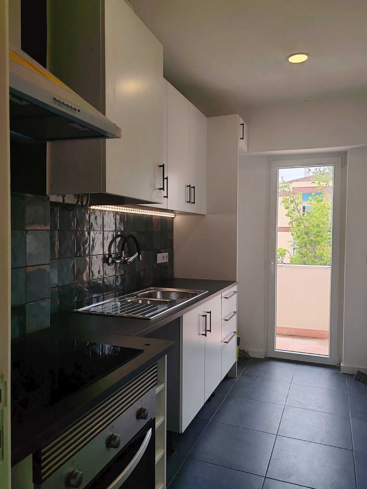 T1 com 3 varandas - Venda particular, s/ intermediação de imobiliárias