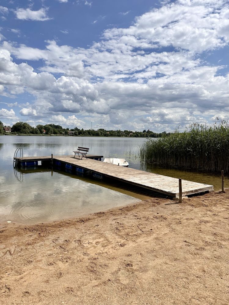 Dom Mazury, z własną linią brzegową